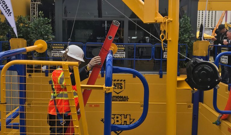 Work-Zone-Safety-System-Ft-Davit-Arm_4 Work-Zone-Safety-System-Ft-Davit-Arm_4